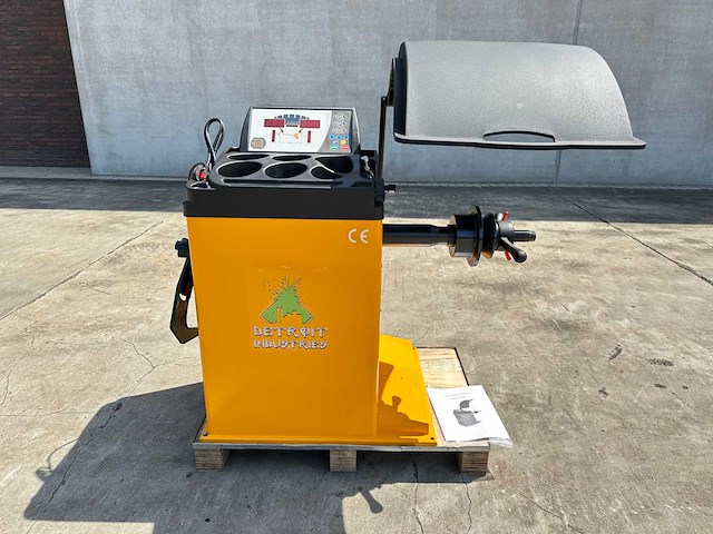 Detroit industries - 2025 - s2023 - banden balanceermachine - afbeelding 1 van  15
