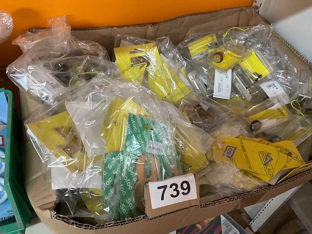 Deur stoppers koperen letters scharnieren - afbeelding 7 van  11