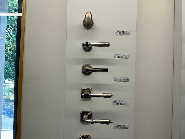 Deurbeslag circa 85 st - afbeelding 10 van  24