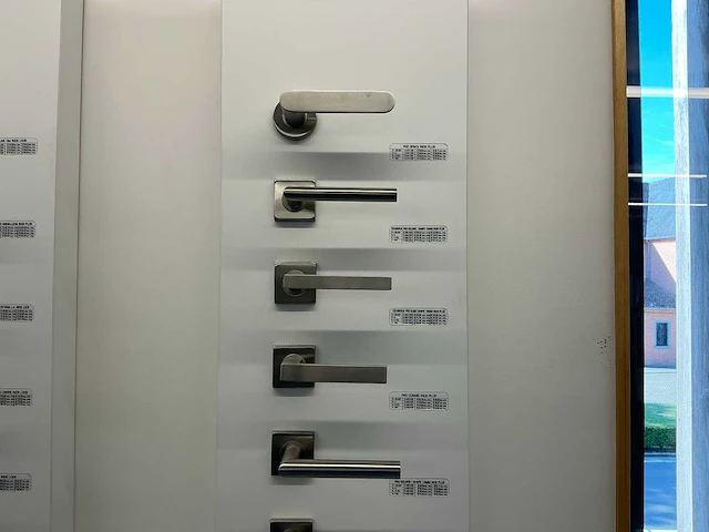 Deurbeslag circa 85 st - afbeelding 14 van  24