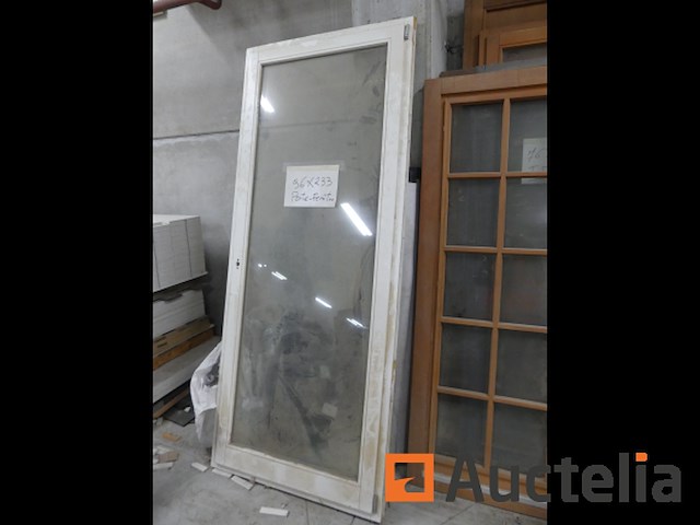 Deuren en raamkozijnen van vitrine hout - afbeelding 3 van  7