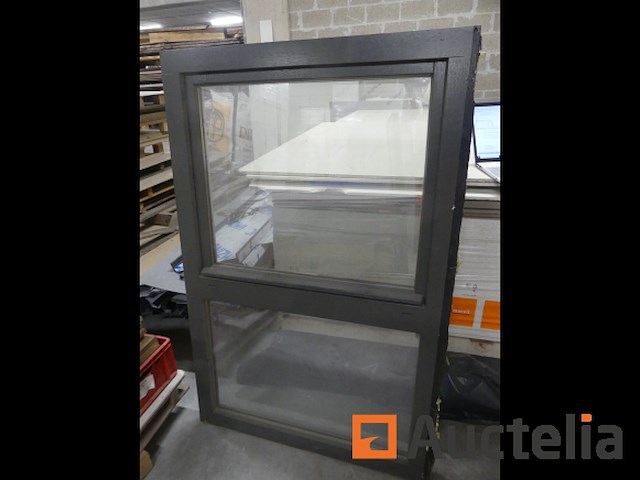 Deuren en raamkozijnen van vitrine hout - afbeelding 4 van  7