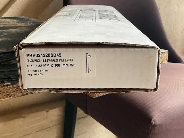 Deurgreep t-model 500mm in roestvrijstaal met schuine voeten - afbeelding 3 van  11