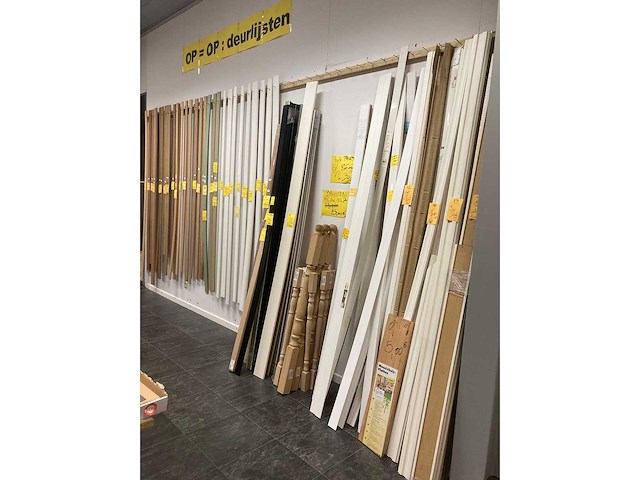 Deurlijsten, plinten en balusters - afbeelding 7 van  13