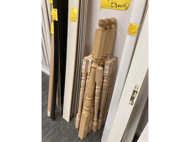 Deurlijsten, plinten en balusters - afbeelding 11 van  13