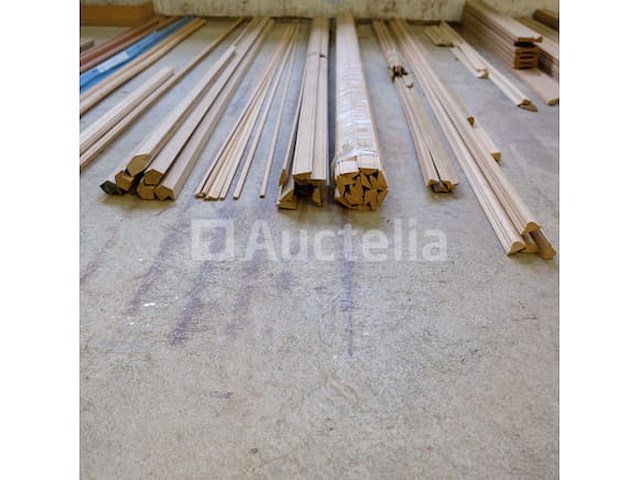 Deurlijsten, strips, plinten - afbeelding 1 van  6