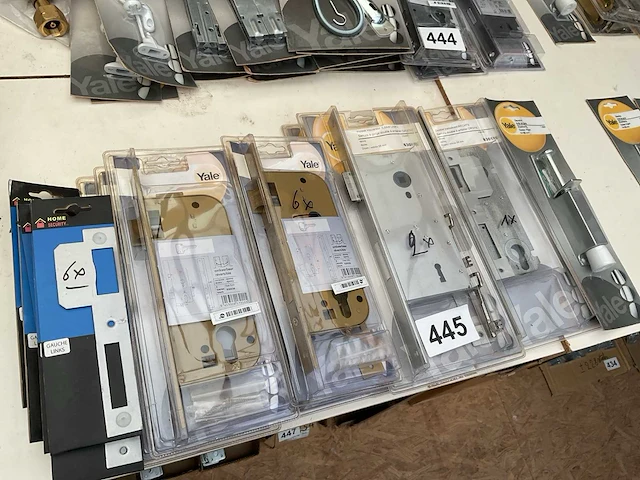 Deursloten en bevestiging - afbeelding 1 van  6