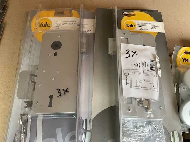 Deursloten en bevestiging - afbeelding 2 van  6