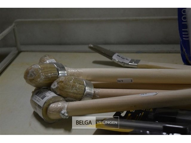 Deurstoppers, 4 vullingen breekmes en 6 div verfborstels - afbeelding 3 van  4