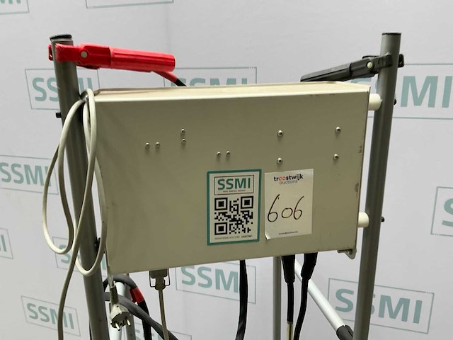 Deutronic dbl800 intelligemt acculader - afbeelding 1 van  6