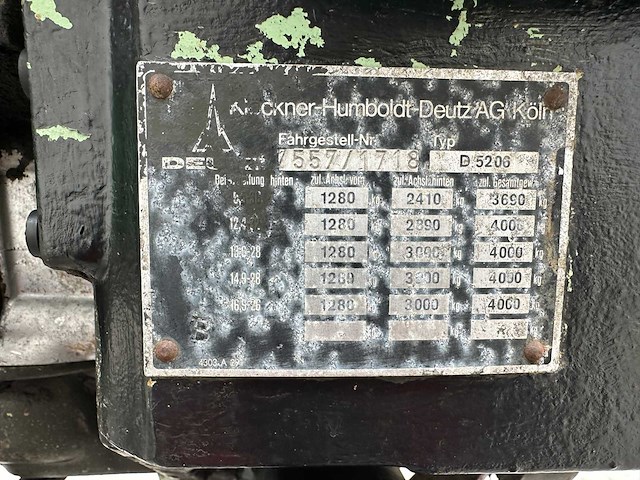 Deutz - 1978 - d5206 - tweewielaangedreven landbouwtractor - afbeelding 13 van  27