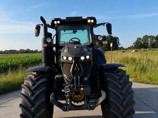 Deutz-fahr - 2023 - 6135c ttv vario (black warrior) - vierwielaangedreven landbouwtractor - afbeelding 6 van  7