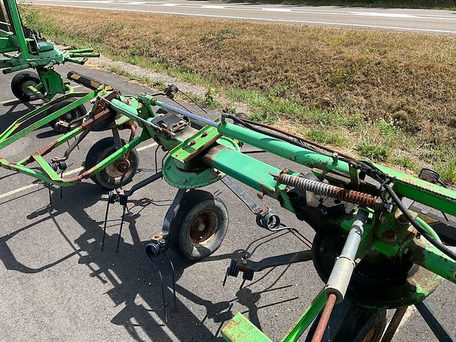 Deutz-fahr 6 rotor hooimachinerijen - afbeelding 2 van  14