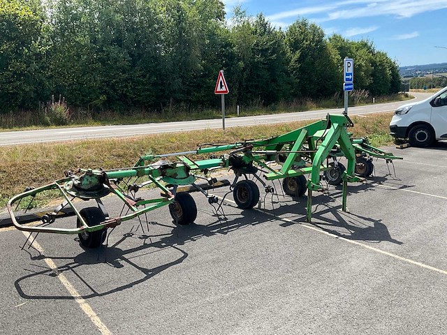 Deutz-fahr 6 rotor hooimachinerijen - afbeelding 12 van  14