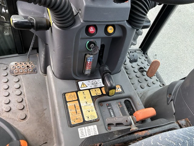 Deutz-fahr agrokid 230 smalspoortrekker - afbeelding 3 van  38