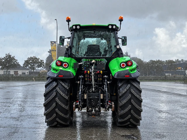 Deutz-fahr agrotron 6165 rc-shift 4-wiel aangedreven landbouwtractor - afbeelding 30 van  33