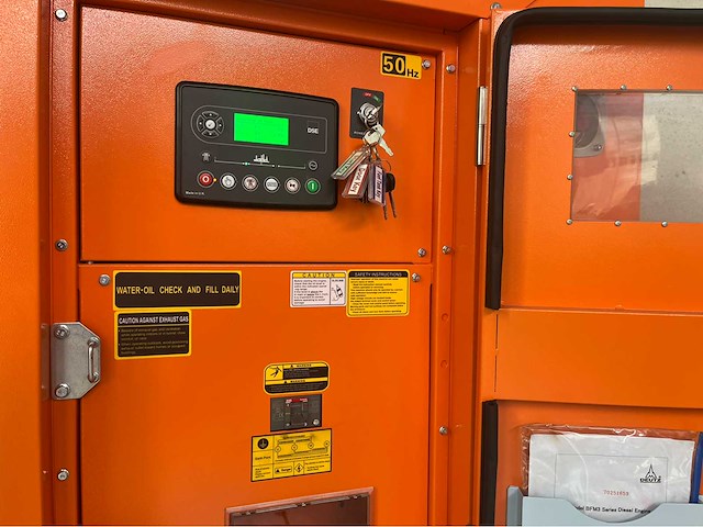 Deutz — leroy-somer 55 kva noodstroomaggregaat - afbeelding 9 van  39