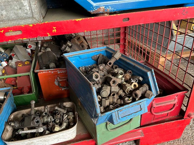 Deutz partij tractoronderdelen - afbeelding 7 van  7