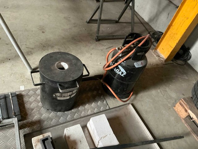 Devil-forge gasgestookte smeltoven - afbeelding 3 van  6