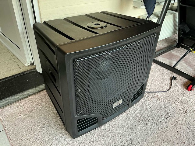 Devine sub 118a – actieve 18” subwoofer – gebruikt maar werkend - afbeelding 1 van  6