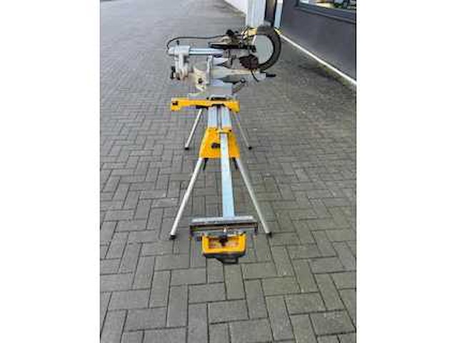 Dewalt - afkortzaag - afbeelding 2 van  3