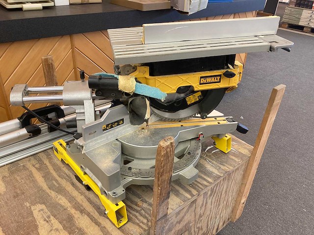 Dewalt - afkortzaagmachine - afbeelding 5 van  5