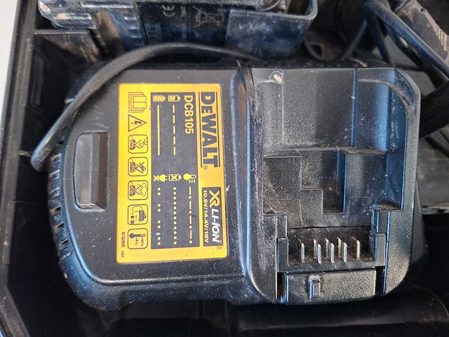 Dewalt - dewalt 18v xr li-ion slagschrijver – met 4,0ah batterij + dcb105 oplader - afbeelding 5 van  5