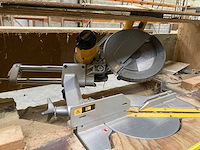 Dewalt - dw708-qs - afkortcirkelzaagmachine met werkbank - afbeelding 1 van  14