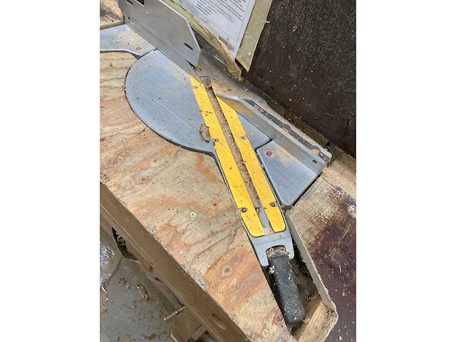 Dewalt - dw708-qs - afkortcirkelzaagmachine met werkbank - afbeelding 10 van  14