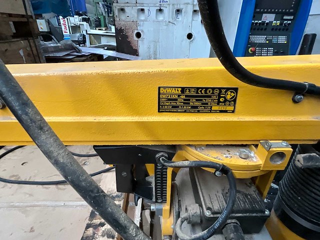 Dewalt - dw721kn qs - diverse zaagmachines - afbeelding 1 van  4