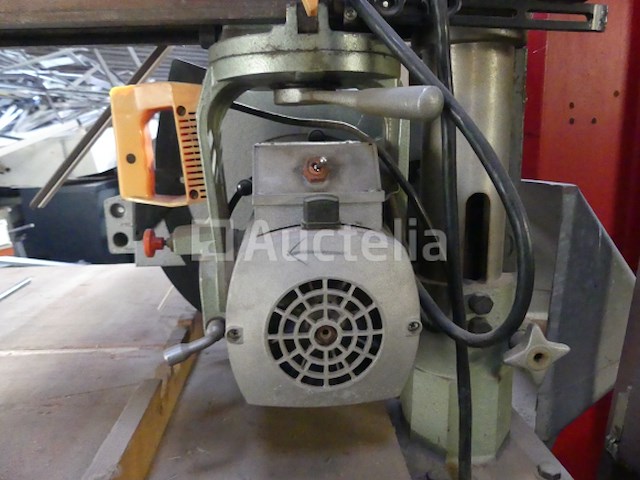 Dewalt 1600 radiaalzaag - afbeelding 4 van  7