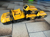 Dewalt accu 5ah (3x)+ lader en 6x stealthmount