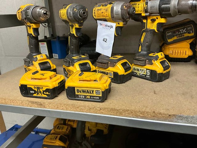 Dewalt accu-schroefboormachine (4x) - afbeelding 2 van  2