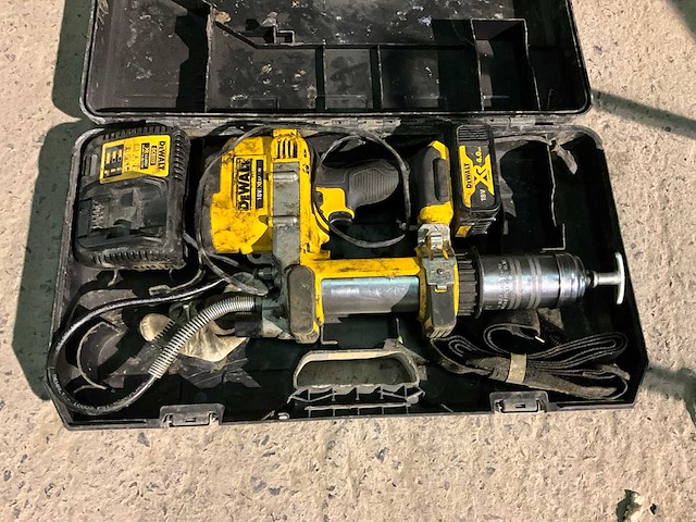 Dewalt accu smeerpomp - afbeelding 1 van  3