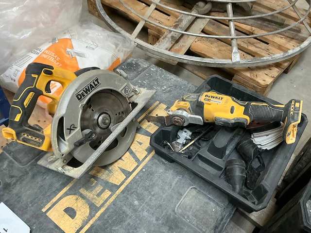 Dewalt accugereedschap (2x) - afbeelding 1 van  8