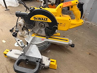 Dewalt afkort- en verstekzaag met trekfunctie 1400w - afbeelding 1 van  3