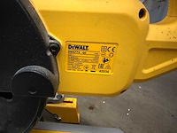 Dewalt afkort- en verstekzaag met trekfunctie 1400w - afbeelding 3 van  3