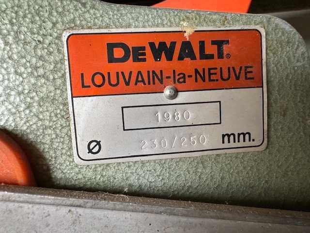 Dewalt afkortzaagmachine - inbouw - blade sawing machine - 1980 - afbeelding 3 van  3