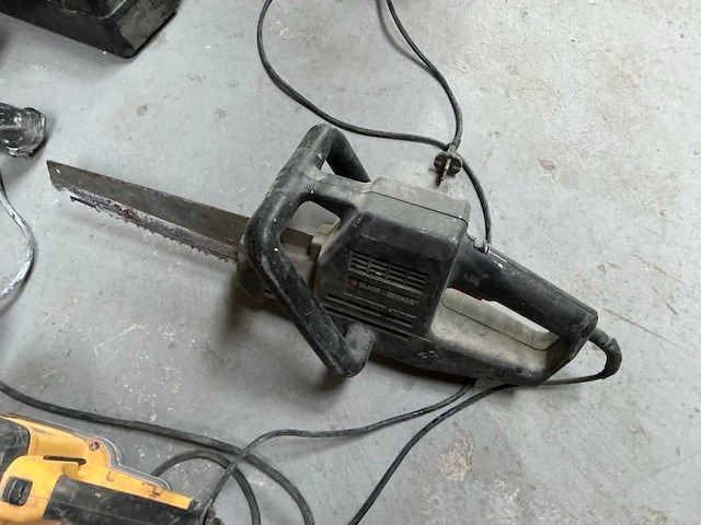 Dewalt alligatorzaag + black & decker alligatorzaag + powerplus betonmixer - afbeelding 10 van  13