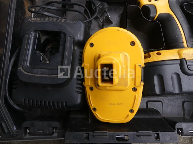 Dewalt batterijbediende boor + reciprocating saw, milwaukee - afbeelding 3 van  10