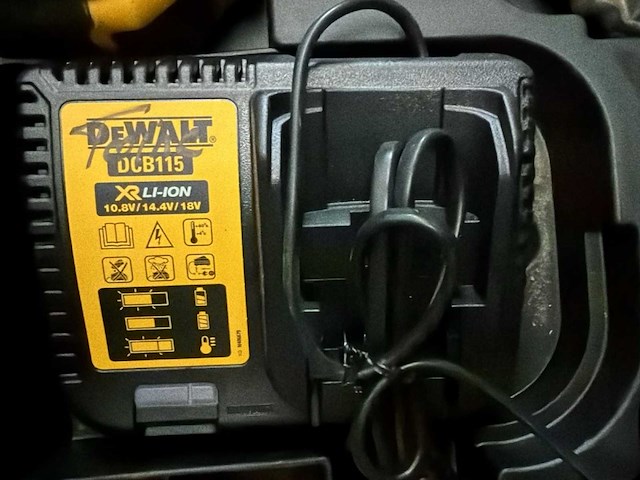 Dewalt boormachine en slagschroevendraaier - afbeelding 3 van  6