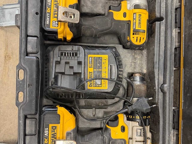 Dewalt boormachine en slagschroevendraaier - afbeelding 1 van  8