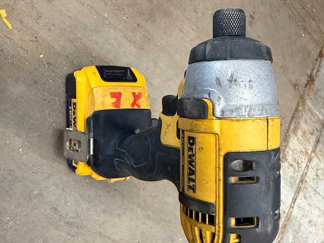 Dewalt boormachine en slagschroevendraaier - afbeelding 6 van  8