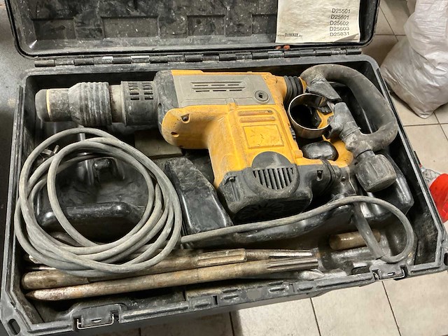 Dewalt breekhamer - afbeelding 1 van  3