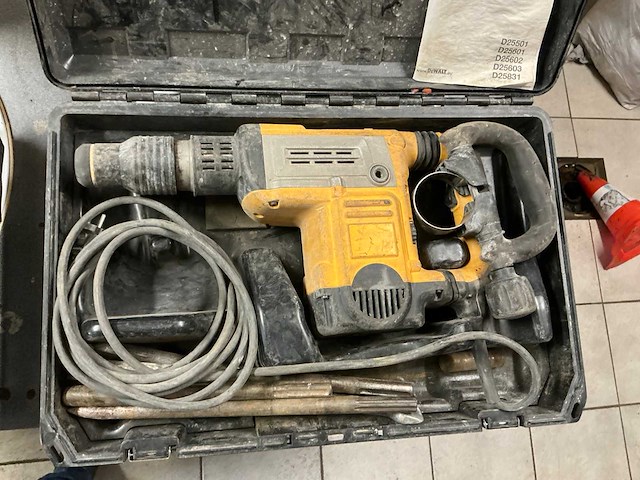 Dewalt breekhamer - afbeelding 2 van  3