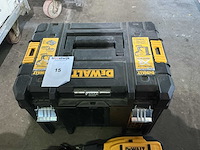 Dewalt bruchless 18 ga nietmachine - afbeelding 2 van  3