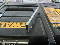 Dewalt bruchless 18 ga nietmachine - afbeelding 3 van  3