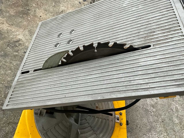 Dewalt cirkelzaagmachine - afbeelding 5 van  5