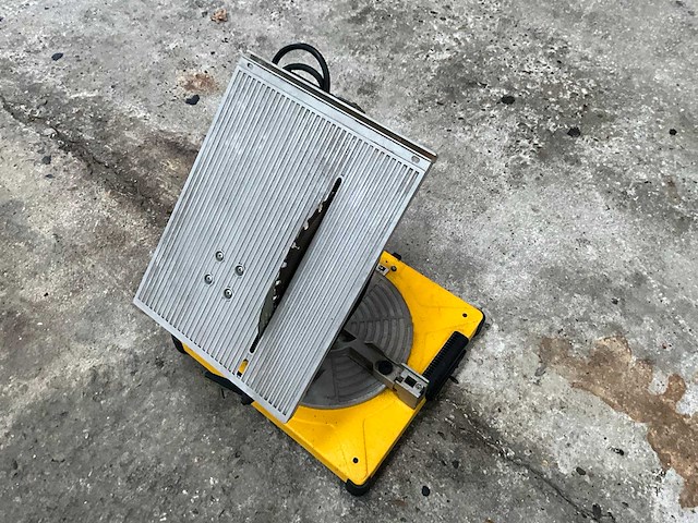 Dewalt cirkelzaagmachine - afbeelding 4 van  5