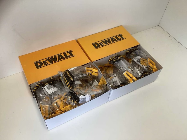 Dewalt contractor pro clear lens veiligheidsbril (dpg52-1d eu) (24x) - afbeelding 1 van  4
